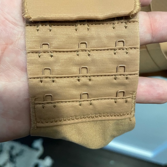 KNIX Shaper Bodysuit - Picture 3 of 4